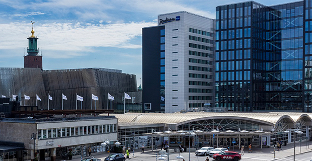 Radisson Blu Royal Viking Hotel ligger intill Stockholms centralstation och Cityterminalen.